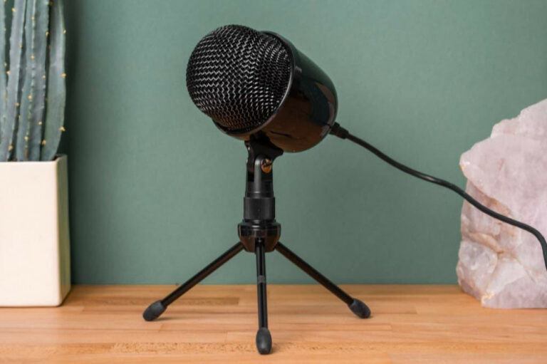 8 Best Microphones For Working From Home